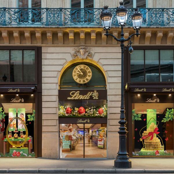 If you are traveling to Paris for the Olympic games, don`t miss to visit one of the largest Lindt`s store in the same heart of Paris